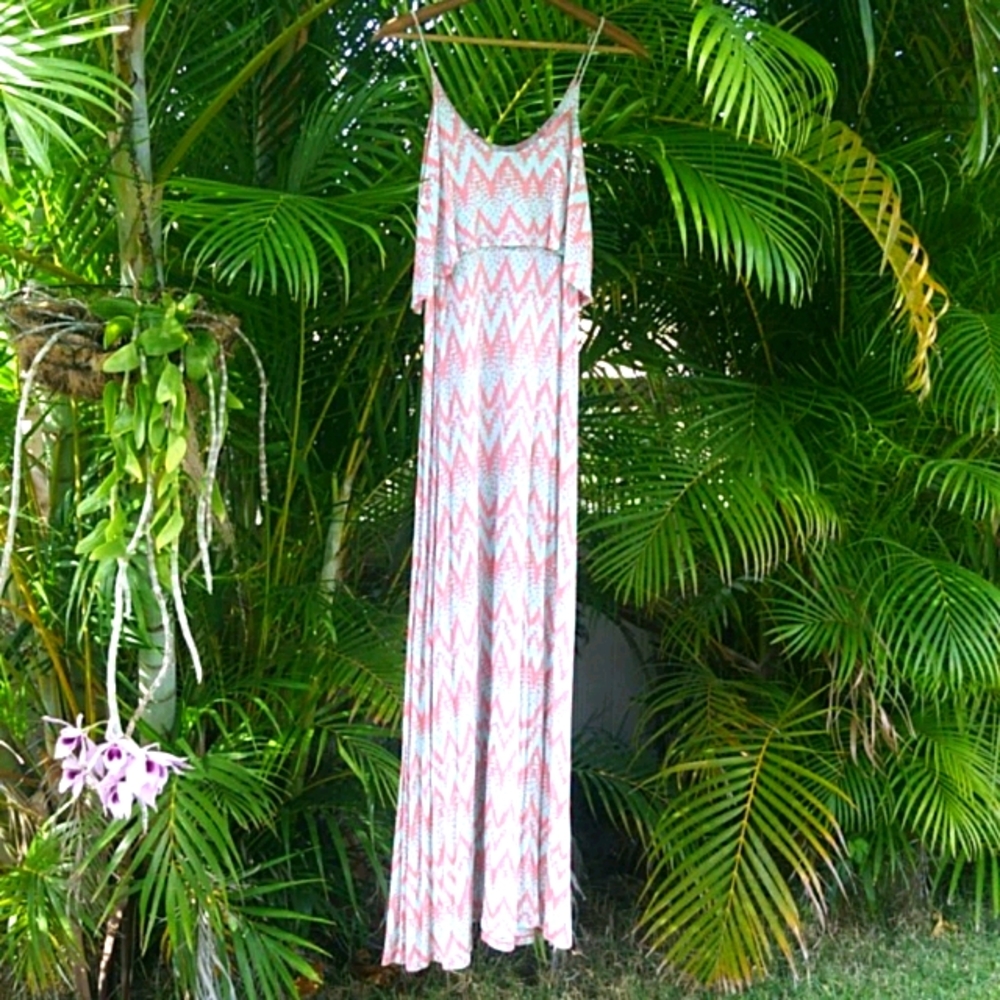 Flowy Spaghetti Strap Maxi Dress - Picture 3 of 6